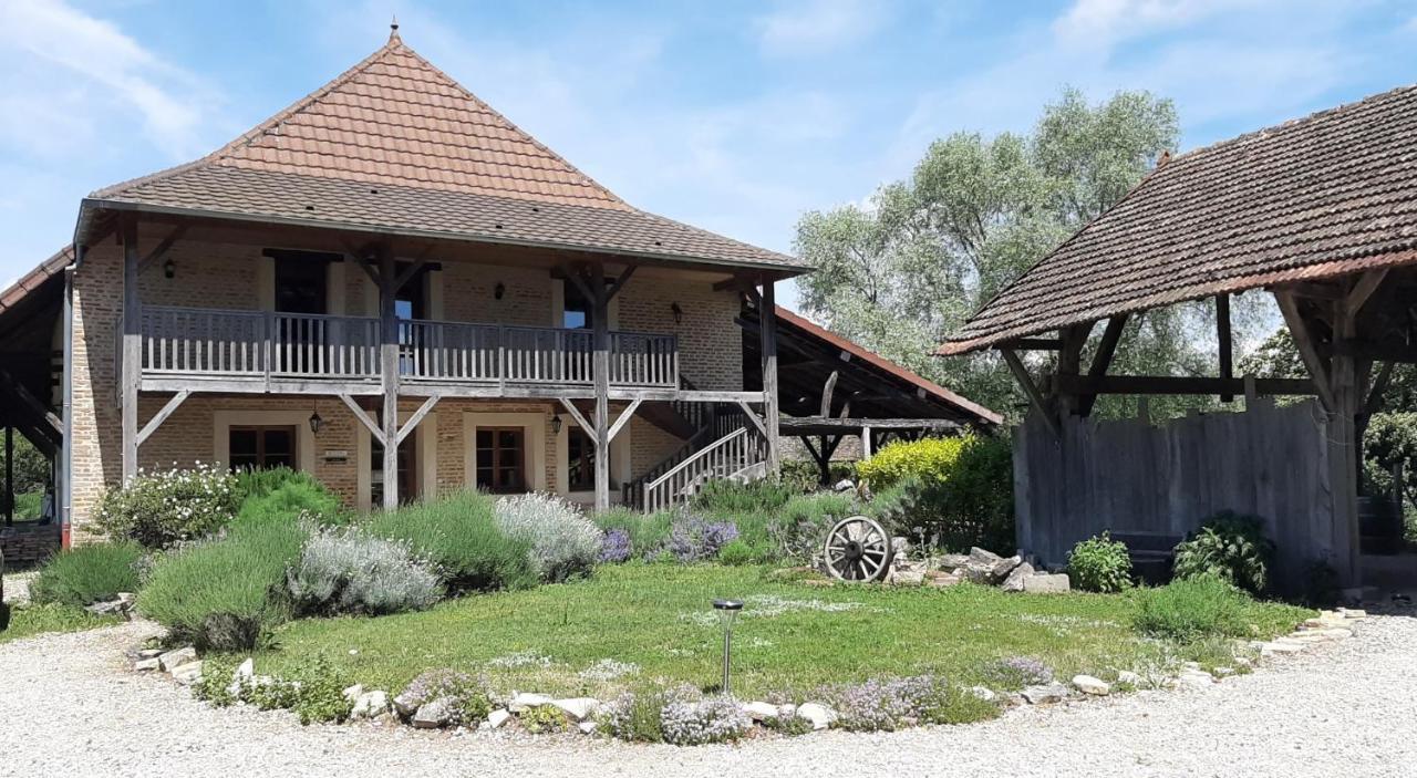 Gite Chez Leo Varennes-sur-le-Doubs Екстер'єр фото